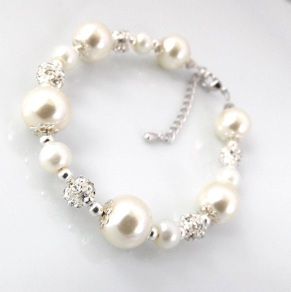 Ivory pearl bridesmaid jewellery set, pearl bracelet and earrings set, bridesmaid jewelry set