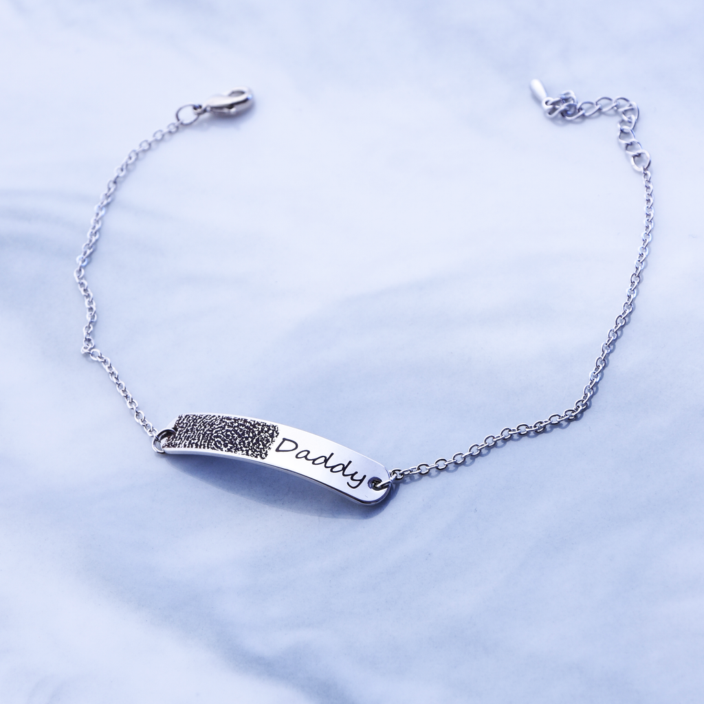<transcy>Cadeaux personnalisés de Bracelet d&#39;empreintes digitales pour son cadeau d&#39;anniversaire de mariage</transcy>